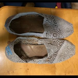 Toms lace shoes